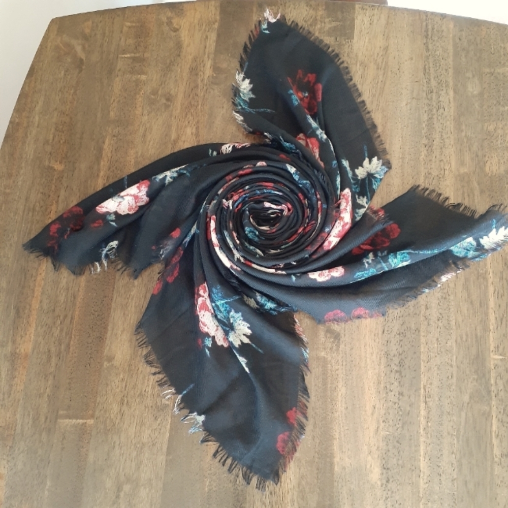 Ladies scarf/wrap